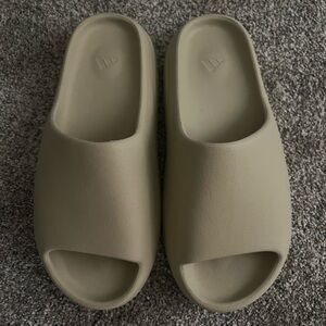 Men’s Slides